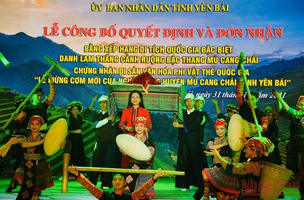 Yen Bai receives certificate recognising Mu Cang Chai terraced fields as special national site